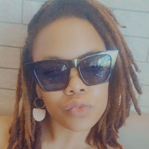 Meet your Posher, Janee